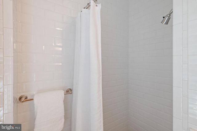 6 CHASE RD, Annapolis, MD 21409