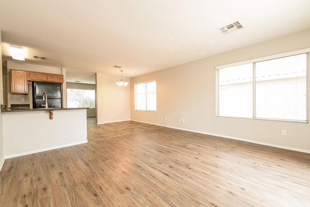 8706 E Capri Avenue, Mesa, AZ 85208