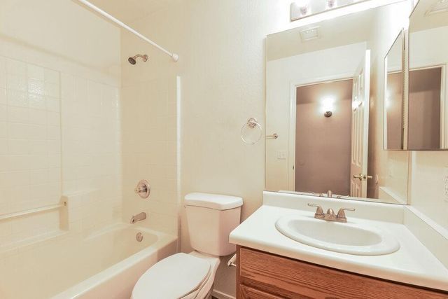 8706 E Capri Avenue, Mesa, AZ 85208