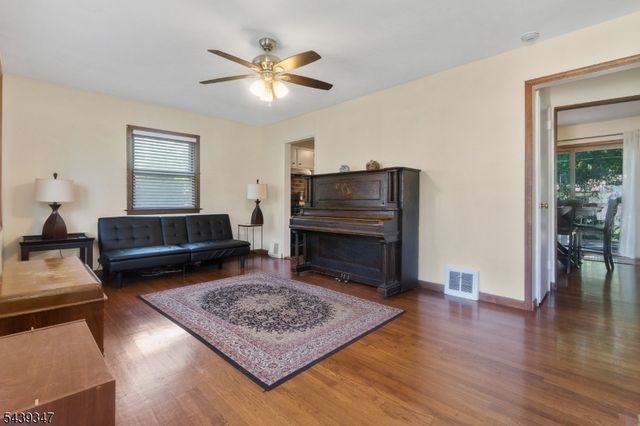 150 Barbara Dr, North Plainfield Boro, NJ 07062