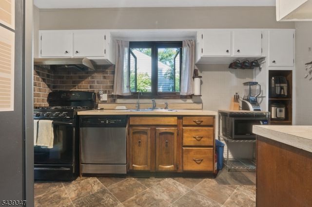 150 Barbara Dr, North Plainfield Boro, NJ 07062
