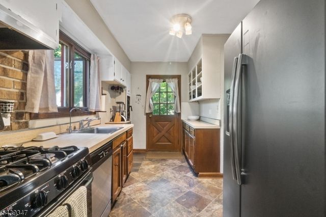 150 Barbara Dr, North Plainfield Boro, NJ 07062