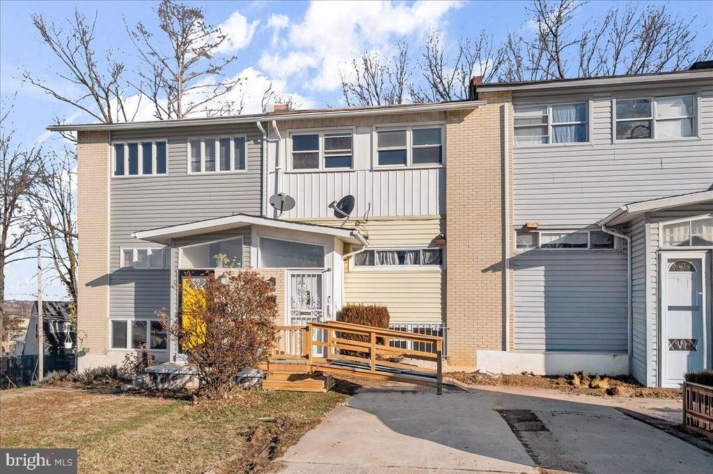 55 OAKMONT DR, New Castle, DE 19720