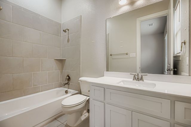 932 Hunters Creek Drive, Rockwall, TX 75087