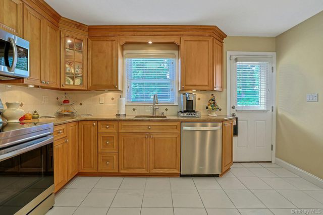 12 Pine Drive, Stony Point, NY 10980