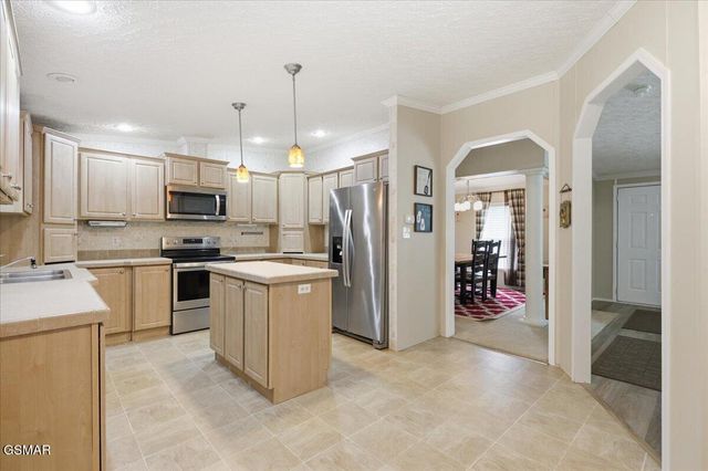 1405 River Road, New Market, TN 37820