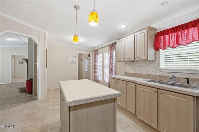 1405 River Road, New Market, TN 37820