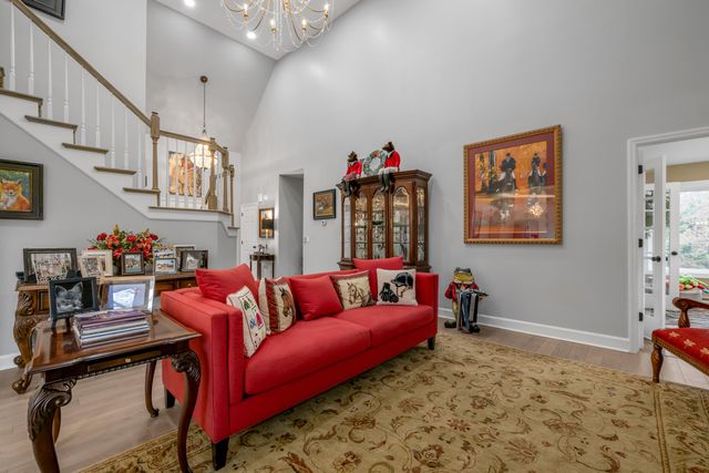 1370 Estates Hill Circle, Lexington, KY 40511