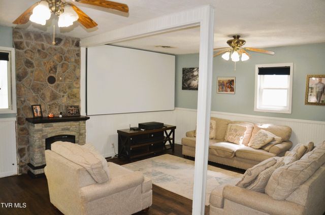6081 Pole Bridge Road, Wise, VA 24293