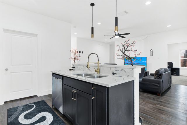 4811 Huey Street, Dallas, TX 75210