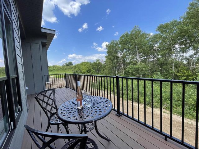 W389N7112 Pennsylvania STREET, Oconomowoc, WI 53066
