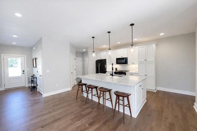 W389N7112 Pennsylvania STREET, Oconomowoc, WI 53066