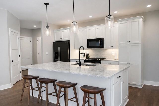 W389N7112 Pennsylvania STREET, Oconomowoc, WI 53066