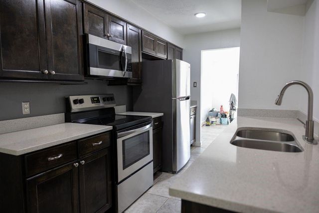 9517 Fondren Road, Houston, TX 77074