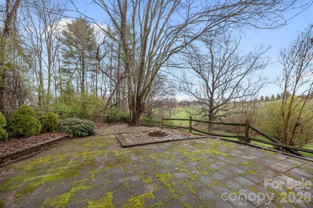234 Justice Ridge Road, Candler, NC 28715