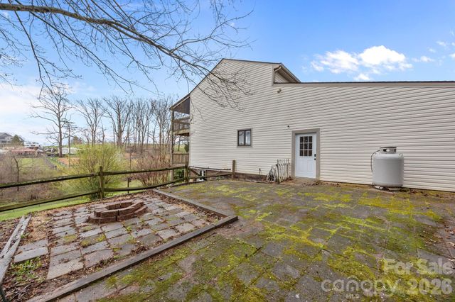 234 Justice Ridge Road, Candler, NC 28715