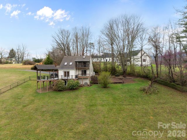 234 Justice Ridge Road, Candler, NC 28715