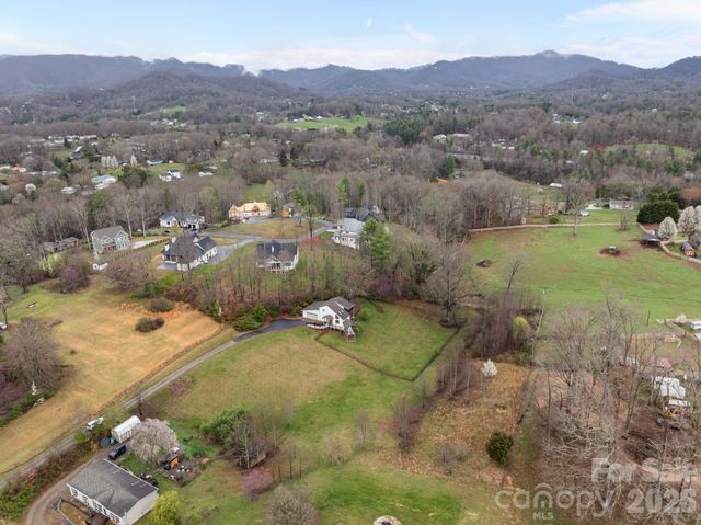 234 Justice Ridge Road, Candler, NC 28715
