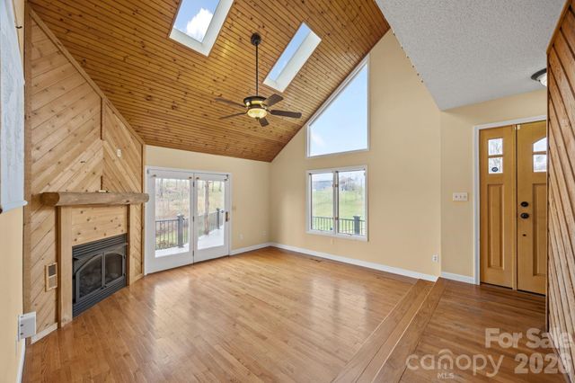 234 Justice Ridge Road, Candler, NC 28715