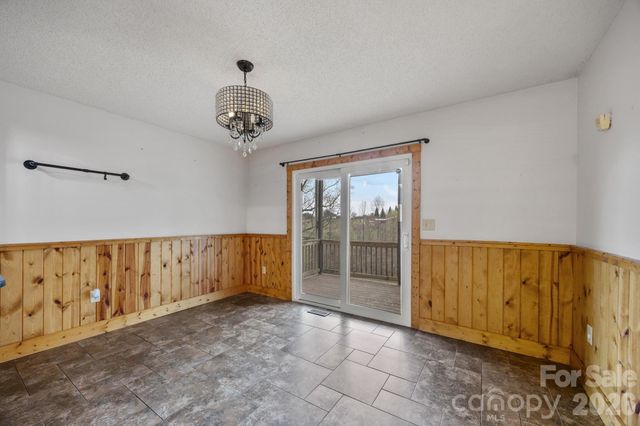 234 Justice Ridge Road, Candler, NC 28715