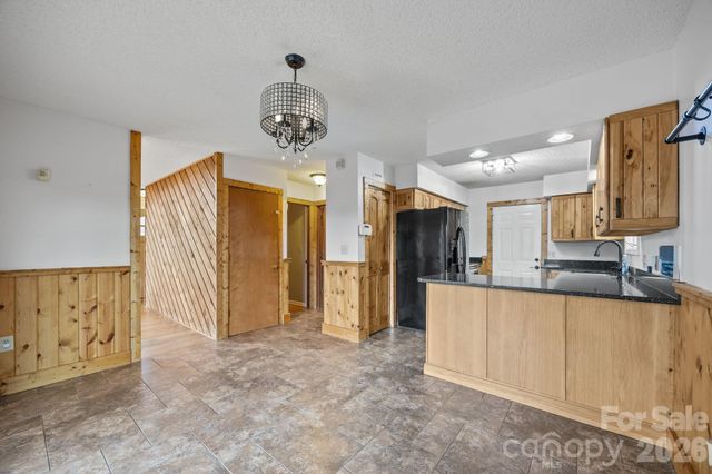 234 Justice Ridge Road, Candler, NC 28715