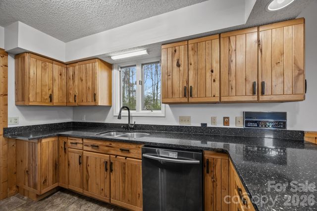 234 Justice Ridge Road, Candler, NC 28715