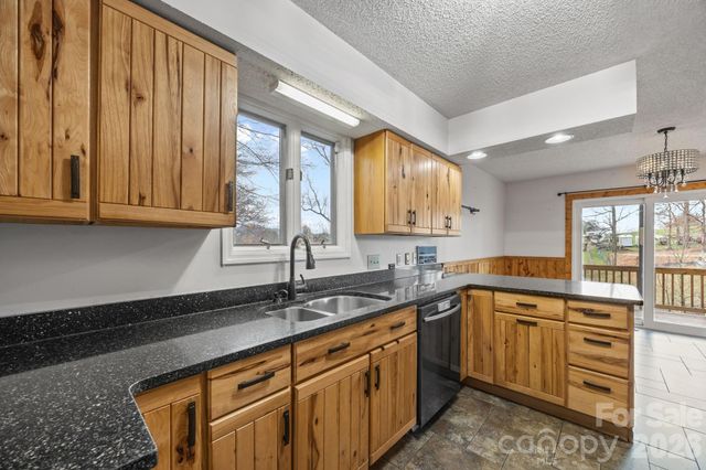 234 Justice Ridge Road, Candler, NC 28715