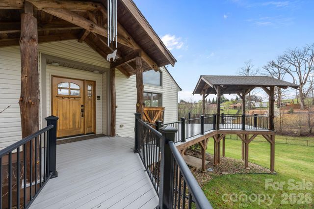 234 Justice Ridge Road, Candler, NC 28715