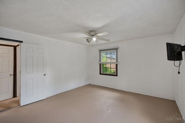 10657 Carolina Trace Road, Harrison Twp, OH 45030