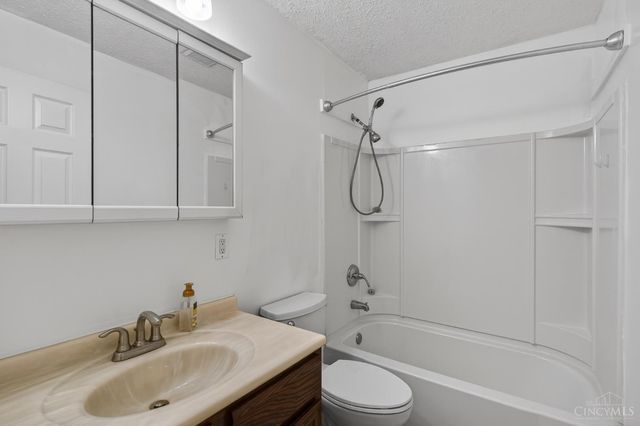 10657 Carolina Trace Road, Harrison Twp, OH 45030