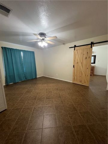 1230 Red Bird Dr, Rockport, TX 78382