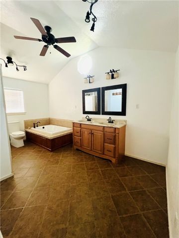 1230 Red Bird Dr, Rockport, TX 78382