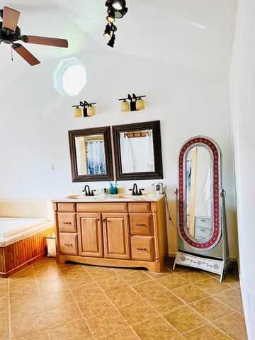 1230 Red Bird Dr, Rockport, TX 78382