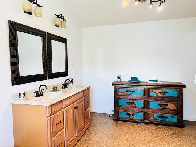 1230 Red Bird Dr, Rockport, TX 78382