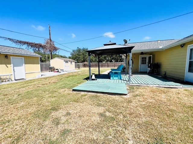 1230 Red Bird Dr, Rockport, TX 78382