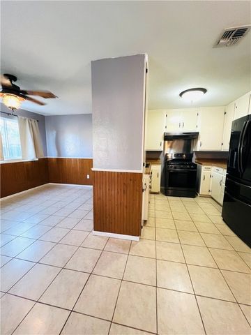 1230 Red Bird Dr, Rockport, TX 78382