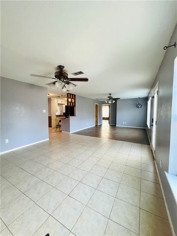 1230 Red Bird Dr, Rockport, TX 78382