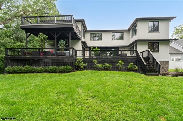 25 Oakwood Dr, New Providence Boro, NJ 07974