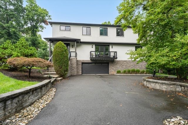 25 Oakwood Dr, New Providence Boro, NJ 07974