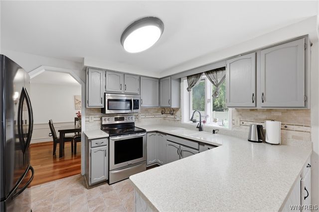 79 Bywater Drive, Amherst, NY 14068