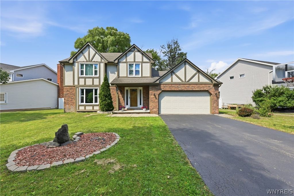 79 Bywater Drive, Amherst, NY 14068