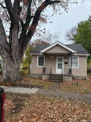 154 W Madge Avenue, Hazel Park, MI 48030