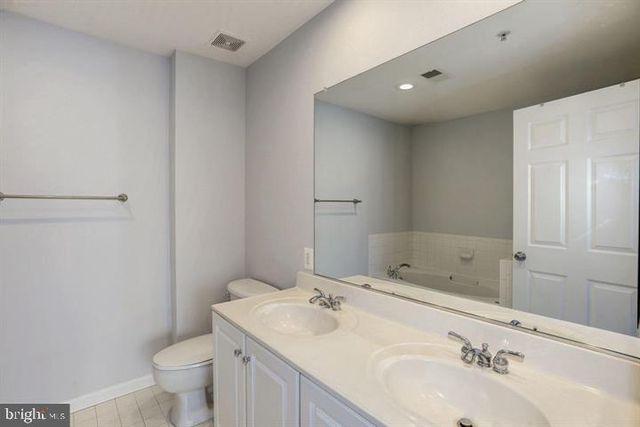 807 CAPITOL SQUARE PL SW, Washington, DC 20024