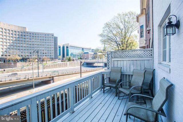 807 CAPITOL SQUARE PL SW, Washington, DC 20024