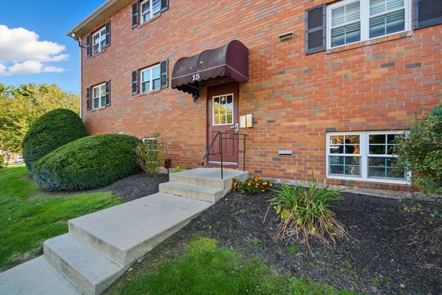 15 Maple Crest Cir D, Holyoke, MA 01040