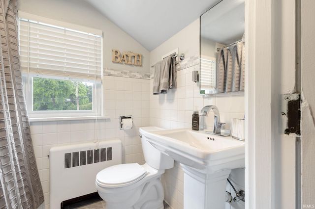 1866 Greenleaf Boulevard, Elkhart, IN 46514