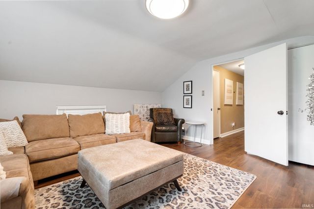 1866 Greenleaf Boulevard, Elkhart, IN 46514