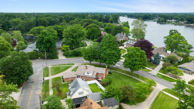 1866 Greenleaf Boulevard, Elkhart, IN 46514