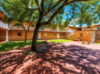 1245 W 24th St 219, Hialeah, FL 33010
