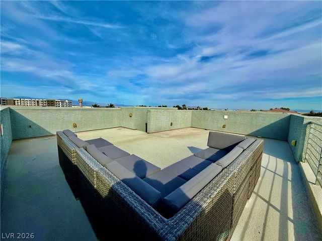 8044 Carpenter Creek Avenue, Las Vegas, NV 89113